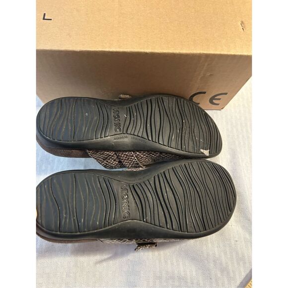 Vionic mules women’s 8 snake skin brown shoes - Picture 3 of 4